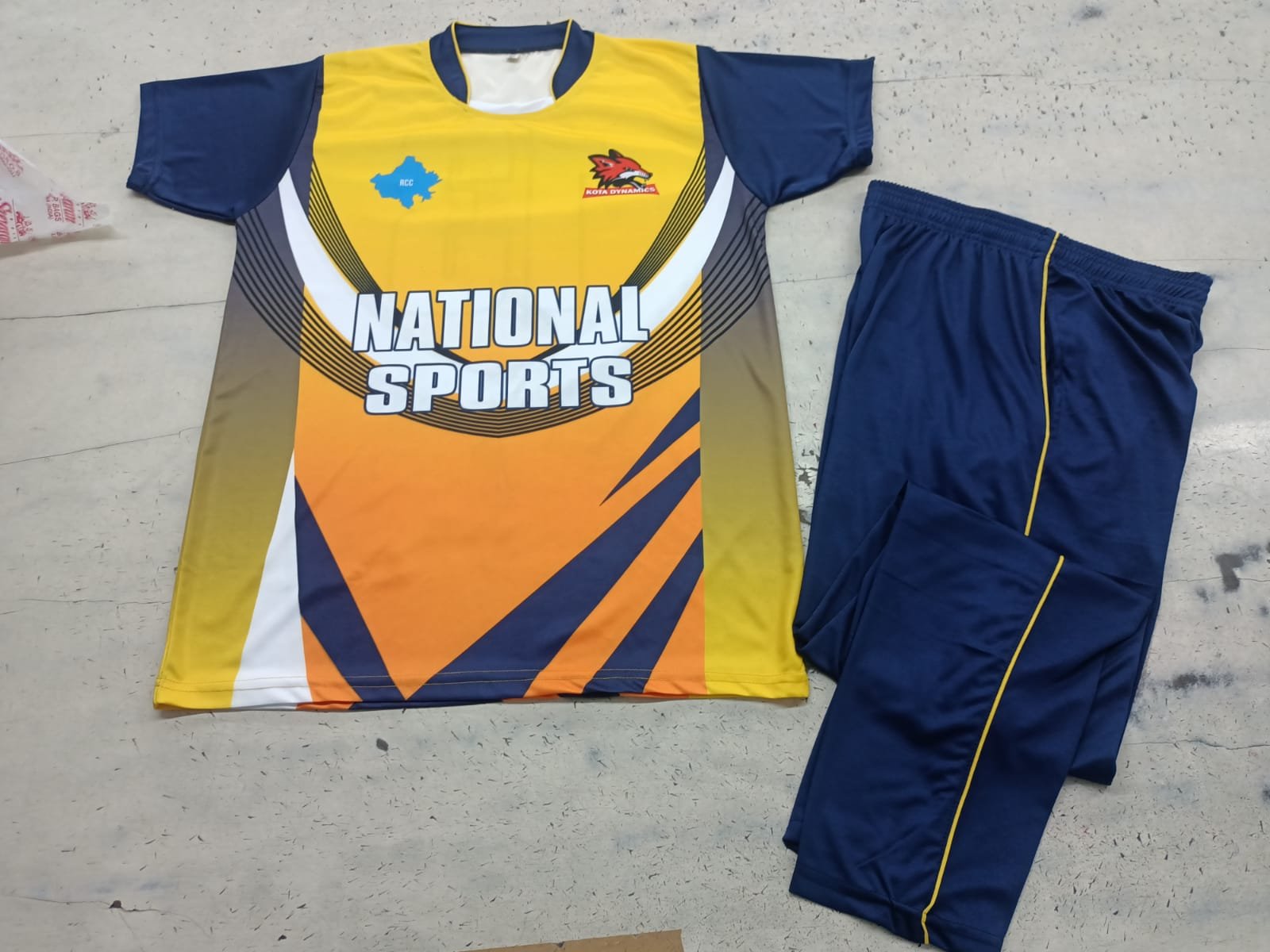 Custom sports uniform by Roshan Sports Wear
